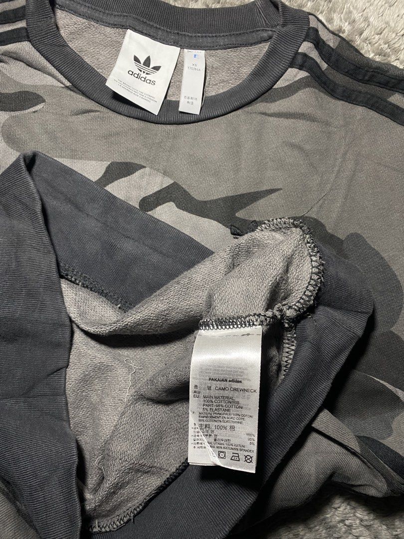 Adidas crewneck (Category: Coats, Jackets and Outerwear) located in Prosperidad. Submitted by octaviorey80594 (Listing ID 1463885649, Image 3). Description: Dimes 19x29 No issue .