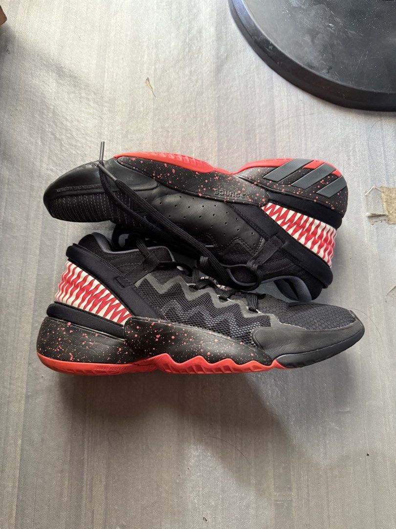 Adidas Donovan Mitchell D.O.N. Issue 2 "Venom" MARVEL (Category: Sneakers) located in Cagayan de Oro. Submitted by twice.but.nice.blackmarket (Listing ID 1463793483, Image 1). Description: Excellent condition Size: US 9.5 / UK 9 / FR 43.5 / JP 275 / CHN 265 Issue : minor sign of use but not so visible see the last 2 photos uploaded! NEGOTIABLE ‼️‼️‼️.