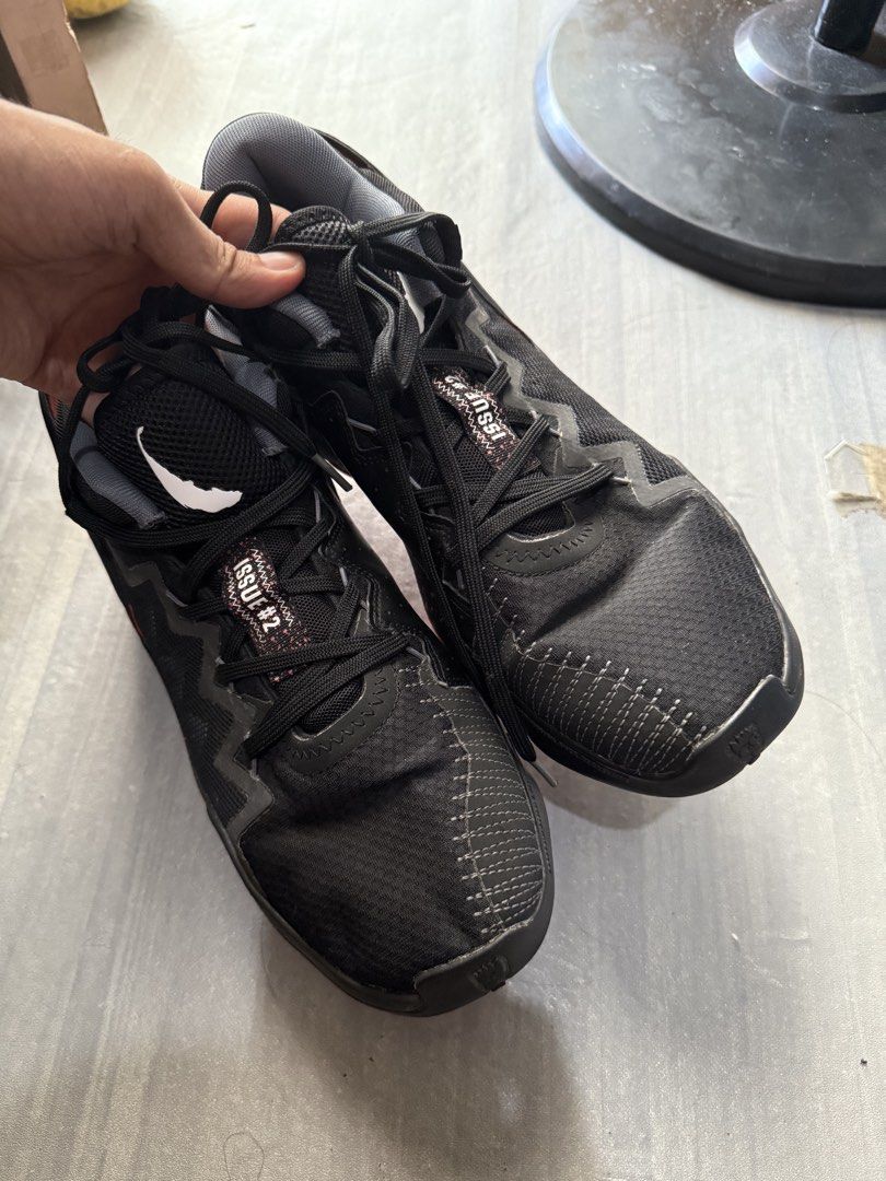 Adidas Donovan Mitchell D.O.N. Issue 2 "Venom" MARVEL (Category: Sneakers) located in Cagayan de Oro. Submitted by twice.but.nice.blackmarket (Listing ID 1463793483, Image 3). Description: Excellent condition Size: US 9.5 / UK 9 / FR 43.5 / JP 275 / CHN 265 Issue : minor sign of use but not so visible see the last 2 photos uploaded! NEGOTIABLE ‼️‼️‼️.