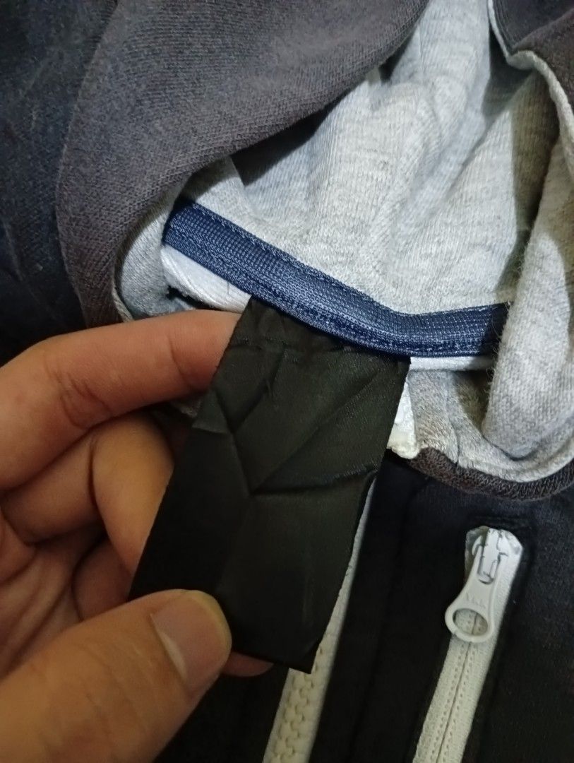 ADİDAS HOODİE (Category: Hoodies) located in Mendez-Nunez. Submitted by joziahshen09 (Listing ID 1463866199, Image 3). Description: ⚡ ADİDAS TWO TONE HOODİE ⚡ MINE: 200 ⚡good fittings! ⚡embroidered design ⚡cool colorway ⚡DIMES (inches 0 start) W- 21 L- 27.