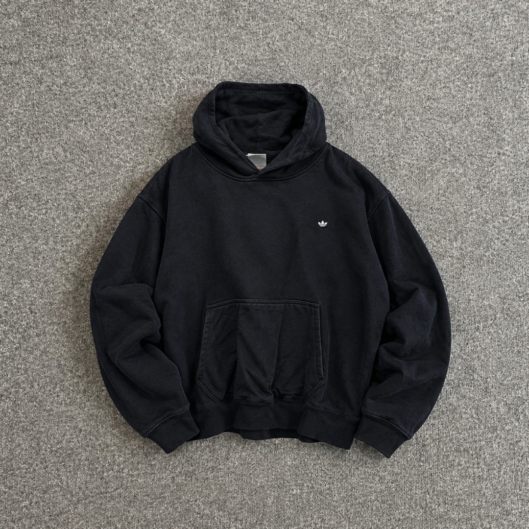 Adidas stringless Pullover hoodie (Category: Coats, Jackets and Outerwear) located in Batangas. Submitted by lelethrift.com (Listing ID 1463887652, Image 1). Description: Adidas heavy weight stringless pullover hoodie Size: Large best fit 9/10 color rate No issue, complete tags with washtag and qr heavy weight and double lined hood ribbings and hem solid condition pa 400+50 pesos sf.