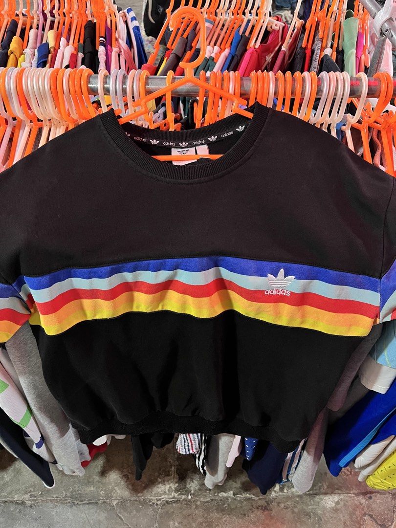 Adidas Sweater (Category: Coats, Jackets and Outerwear) located in Surigao. Submitted by vbimo (Listing ID 1463812574, Image 1). Description: No issue/need wash only Size Large Wide - 22 length - 28 .