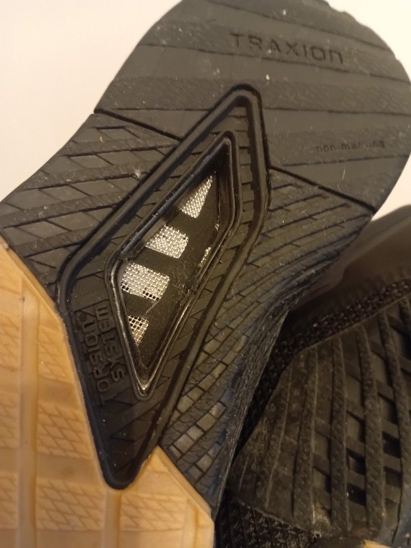 Adidas Training US 7 W Available Makati (Category: Sneakers) located in Makati City. Submitted by richempire (Listing ID 1463807892, Image 3). Description: meet up preferred MAKATI Jnt: Pay via GCash Grab/Lalamove Excellent condi Signs of use - see actual pics.