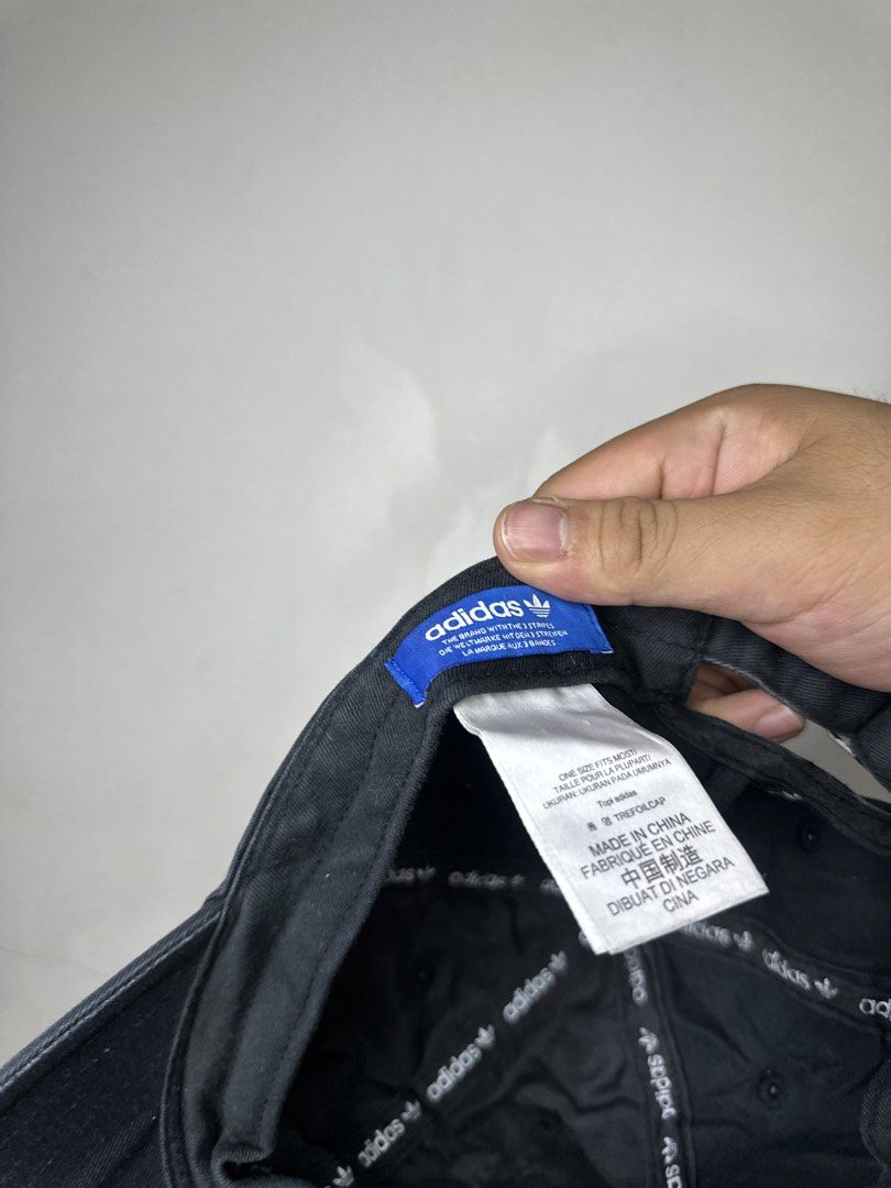 ADIDAS TREFOIL CAP (Category: Caps & Hats) located in Molave. Submitted by thriftmate13 (Listing ID 1463779239, Image 2). Description: .