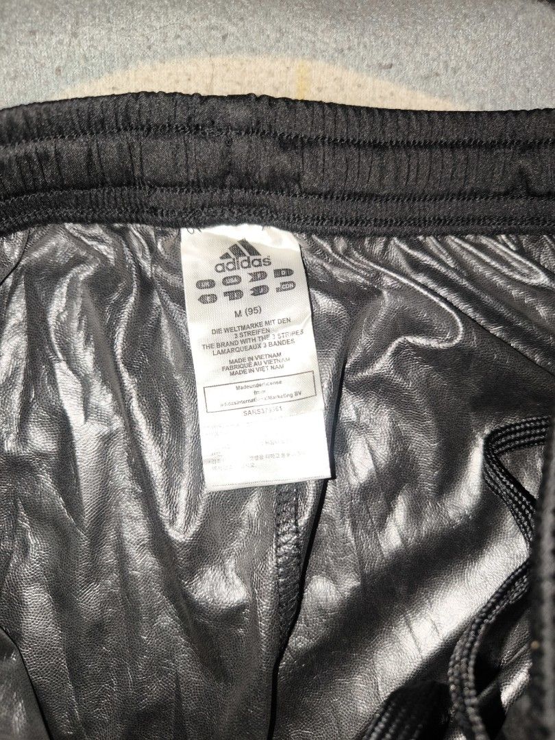 Adidas waterproof jogger (Category: Joggers) located in Manila. Submitted by fljaoti27 (Listing ID 1463865386, Image 3). Description: Adidas waterproof jogger Medium.