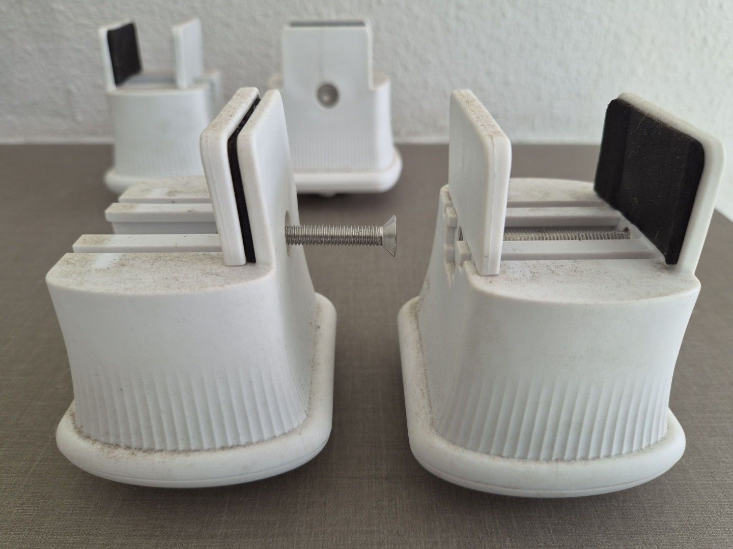 Adjustable rollers (Category: Home Improvement Tools & Accessories) located in Singapore. Submitted by nikechino (Listing ID 1463765254, Image 2). Description: opening gap: ~max 5cm.