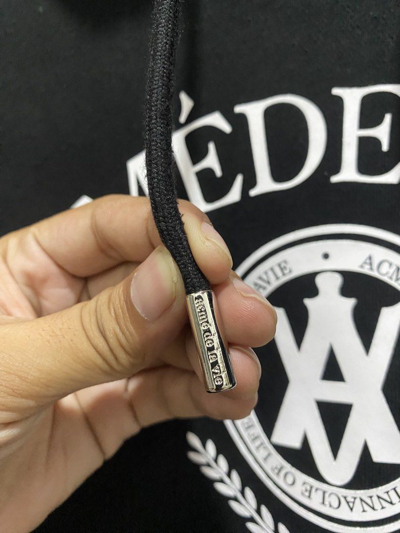 Adlv x lisa (Category: Others Tops) located in Manila. Submitted by hell_market (Listing ID 1463895502, Image 3). Description: .
