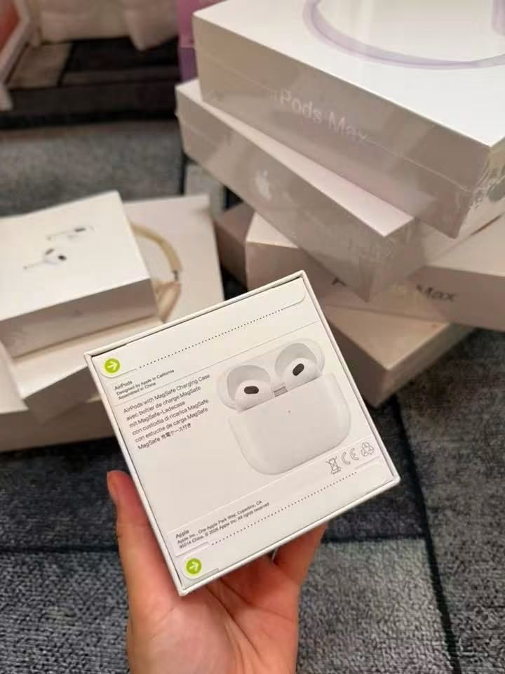 Airpods gen 3 (Category: Earphones) located in Manila. Submitted by avenuefinds (Listing ID 1463851116, Image 3). Description: 🚨🎧 AIRPODS GEN 3 FOR ONLY ₱899?! 😱🔥 💥 ₱899 ONLY — LIMITED STOCKS! Perfect for your everyday music, calls, commute & chill. 🎶🤍 ✨ Sleek look ✨ Easy everyday essential ✨ Budget-friendly price 👀 DON’T WAIT UNTIL THEY’RE SOLD OUT!.