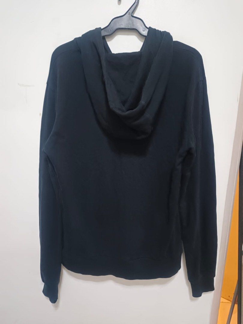 ALEXANDER MCQUEEN (Category: Others Tops) located in Dasmarinas. Submitted by jessputrages (Listing ID 1463793484, Image 2). Description: For sale Alexander Mcqueen Excellent condition No issue 1500 plus shipping fee Pm for more details.