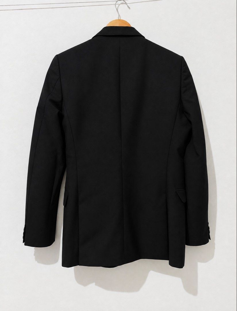Alexander McQueen (Category: Coats, Jackets and Outerwear) located in Muntinlupa City. Submitted by keaquintan94623 (Listing ID 1463921716, Image 2). Description: Alexander McQueen Size 46 19x29 Shoulder 16 Sleeve length 24.5 73%Wool 27% Mohair Good as new No major Flaw.