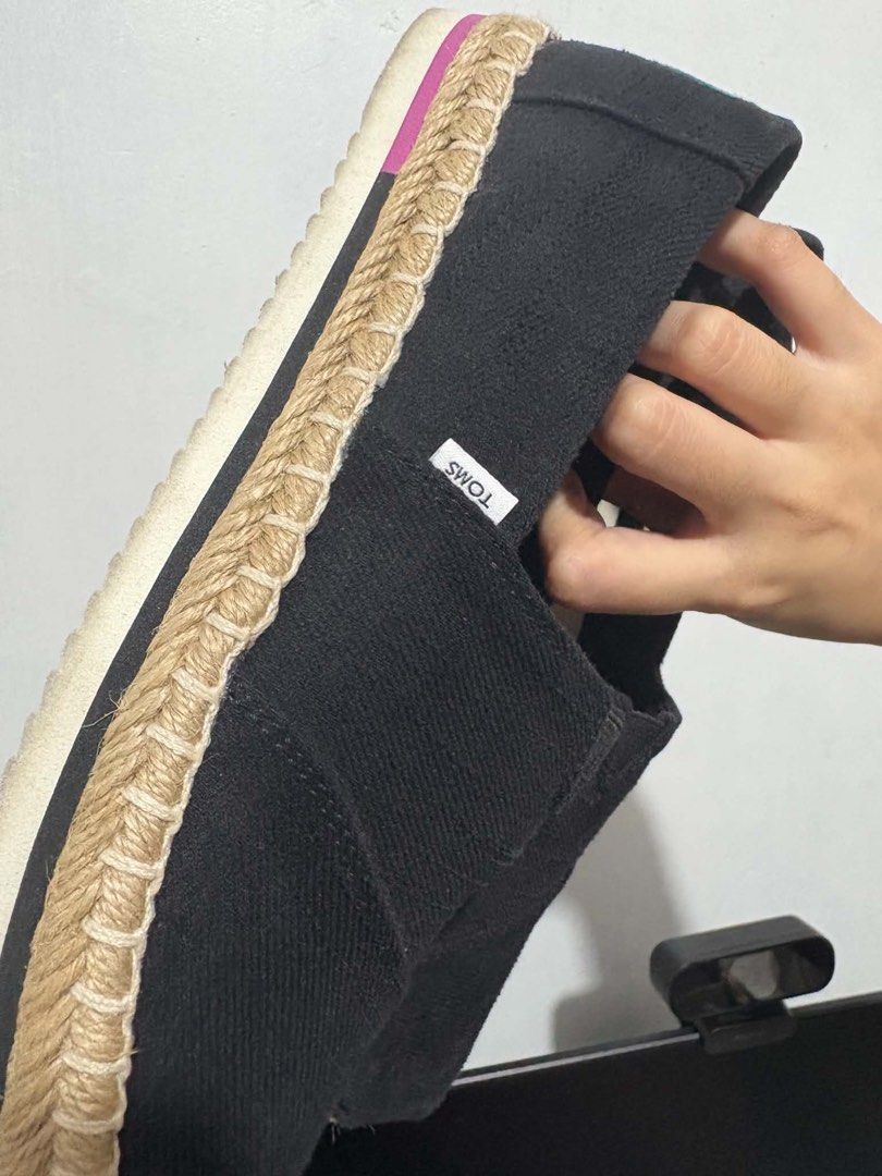 Alpargata Platform Rope Espadrilles Black (Category: Sneakers) located in Santa Rita. Submitted by krizzzzzzia (Listing ID 1463858301, Image 3). Description: Black Espadrilles 🖤 Used once only — like new / almost brand new condition ✨ No visible signs of use. In very good condition. 📌 Condition: 9.5/10 📌 Used: Once 📌 Color: Black 📌 Size: 7 US .