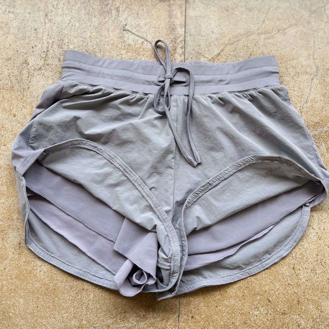 Alphalete Active Shorts (Category: Activewear) located in Davao. Submitted by luxnmore_dvo (Listing ID 1463759093, Image 3). Description: NO LOWBALLING FIRST TO PAY BASIS 26-29” waistline 14” length 9.5/10 condition.