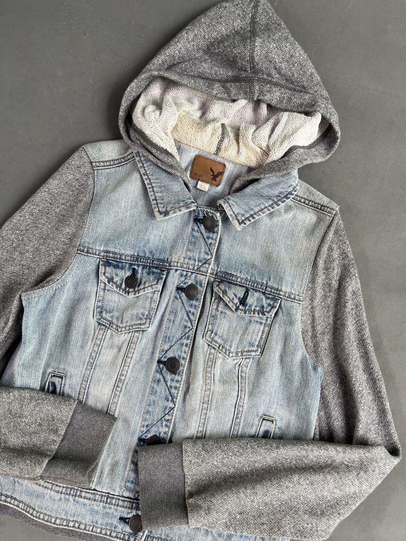 AMERICAN EAGLE (Category: Coats, Jackets and Outerwear) located in Quezon City. Submitted by kentstuff (Listing ID 1463832543, Image 2). Description: AMERICAN EAGLE Size M On Tag Shoulder-Hem : 21” Pit-Pit : 18” Condition: Excellent CR: 9.8/10 Flaws: yellow stain Needwash DISCLAIMER: This is a thrifted item. All brands, logos, and trademarks belong to their rightful owners. We’re here to rehome great pieces — no brand affiliation intended..