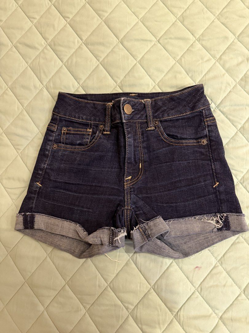 American Eagle shorts (Category: Shorts) located in Manila. Submitted by kittenlover.68 (Listing ID 1463891296, Image 1). Description: .