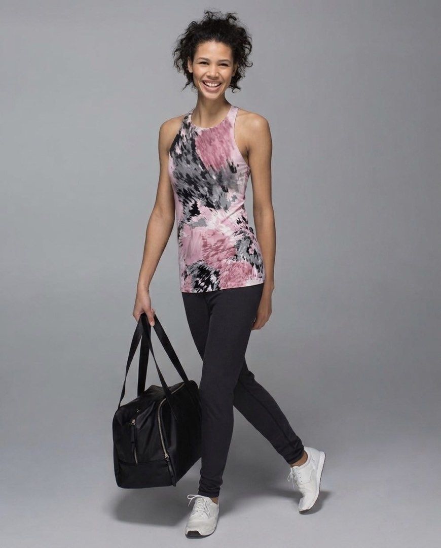 Andar Pink Pattern Tank Top (Category: Activewear) located in Davao. Submitted by sb.thriftwear (Listing ID 1463870523, Image 1). Description: Size: S-M Issue: None. Good as new Color may vary due to lighting. ⚠️All items are thrifted. Please manage your expectations. RS‼️ RS‼️ RS‼️.