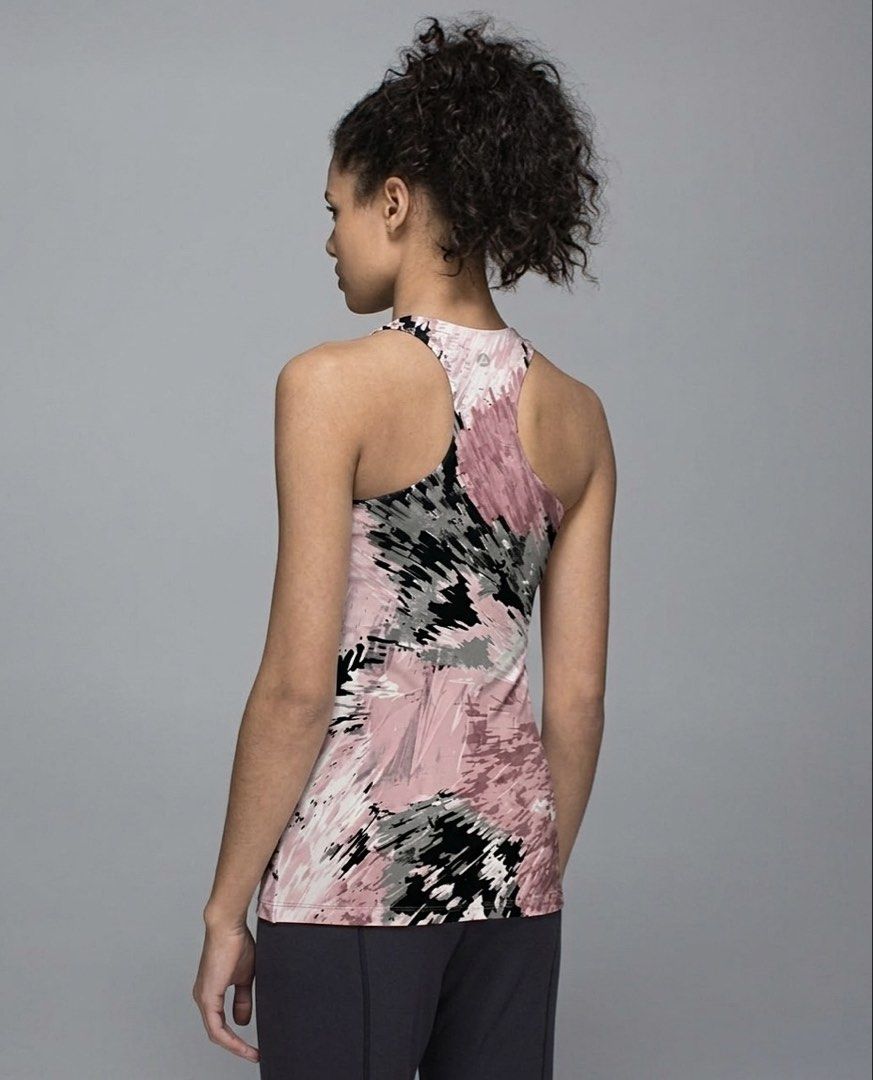 Andar Pink Pattern Tank Top (Category: Activewear) located in Davao. Submitted by sb.thriftwear (Listing ID 1463870523, Image 2). Description: Size: S-M Issue: None. Good as new Color may vary due to lighting. ⚠️All items are thrifted. Please manage your expectations. RS‼️ RS‼️ RS‼️.