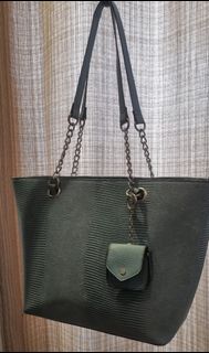 (Category: ) located in . Submitted by leannah (Listing ID 1463789032, Image 1). Description: .