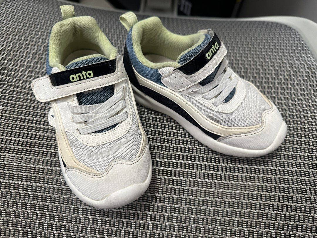 Anta Kids White Blue Velcro Strap Sneakers (Category: Babies & Kids Fashion) located in Quezon City. Submitted by crslph (Listing ID 1463757521, Image 1). Description: - White & blue Anta sneakers for kids - Easy velcro straps for quick on/off - Breathable mesh upper for comfort - Ideal for everyday wear and active play - Size : 10C .