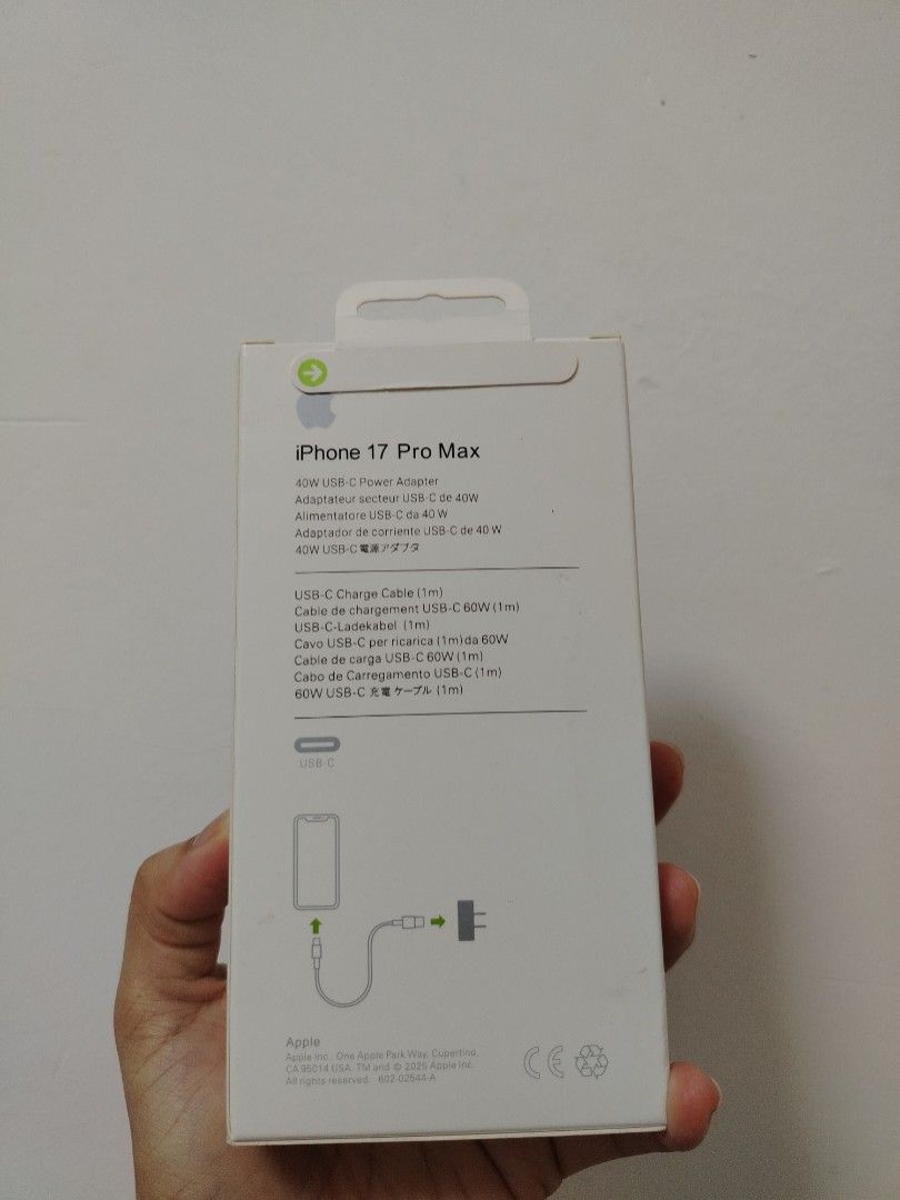 Apple 40W USB-C POWER ADAPTER AND USB-C to C CABLE (Category: Chargers) located in Manila. Submitted by avenuefinds (Listing ID 1463857478, Image 2). Description: SET FAST CHARGING.