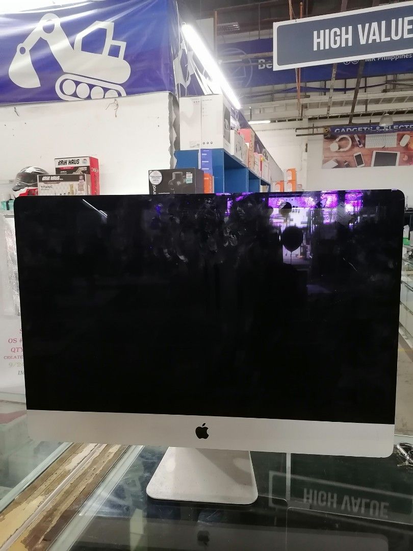 Apple iMac 17" Intel Core i5 Desktop Computer (Category: Desktops) located in Muntinlupa City. Submitted by fast_bryantorrentefernand (Listing ID 1463786062, Image 1). Description: - Apple iMac 17 Desktop Computer - Processor: Intel Core i5 @ 3.20GHz - Memory: 8GB RAM - Storage: 1TB HDD - Condition: Has a major scratch on the unit - Price: Php 19,600.