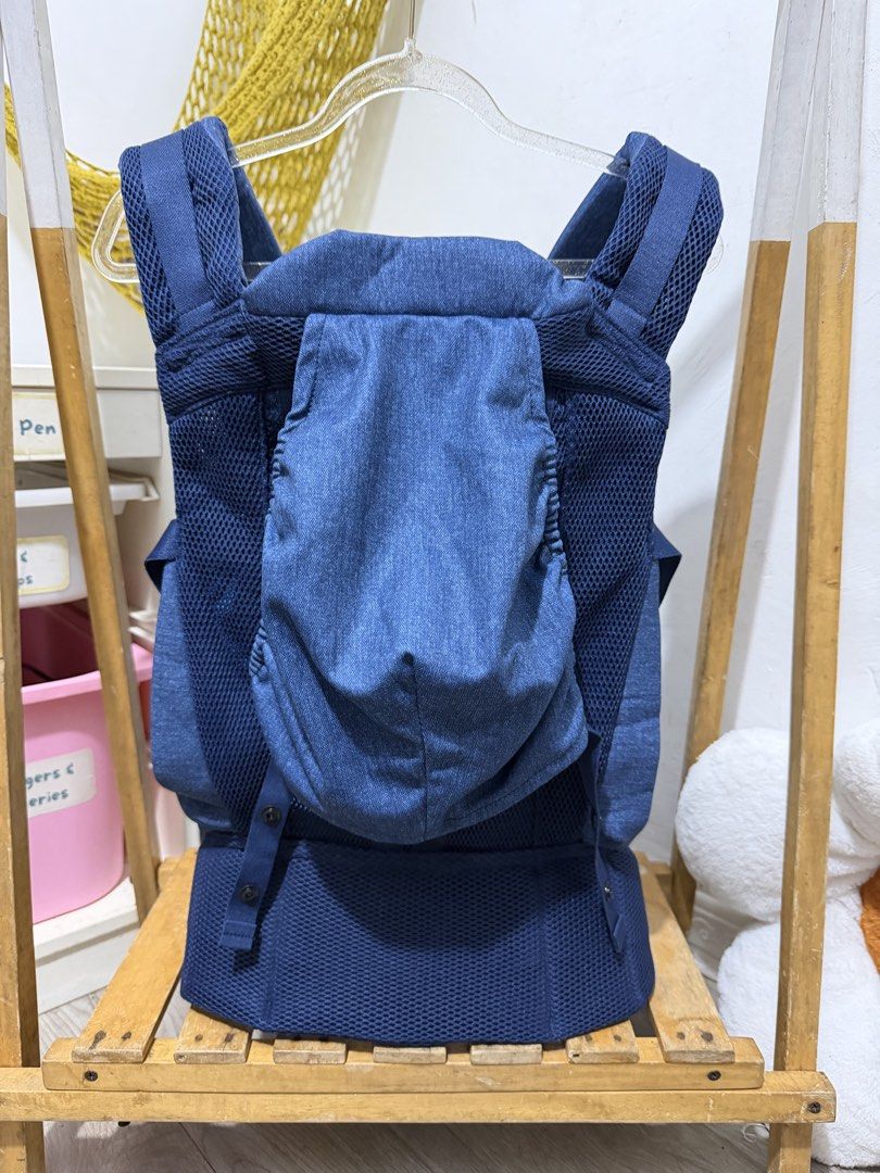 Aprica Colan Carrier (Category: Carriers & Slings) located in Santa Maria. Submitted by babyshowearph_official (Listing ID 1463808993, Image 2). Description: .
