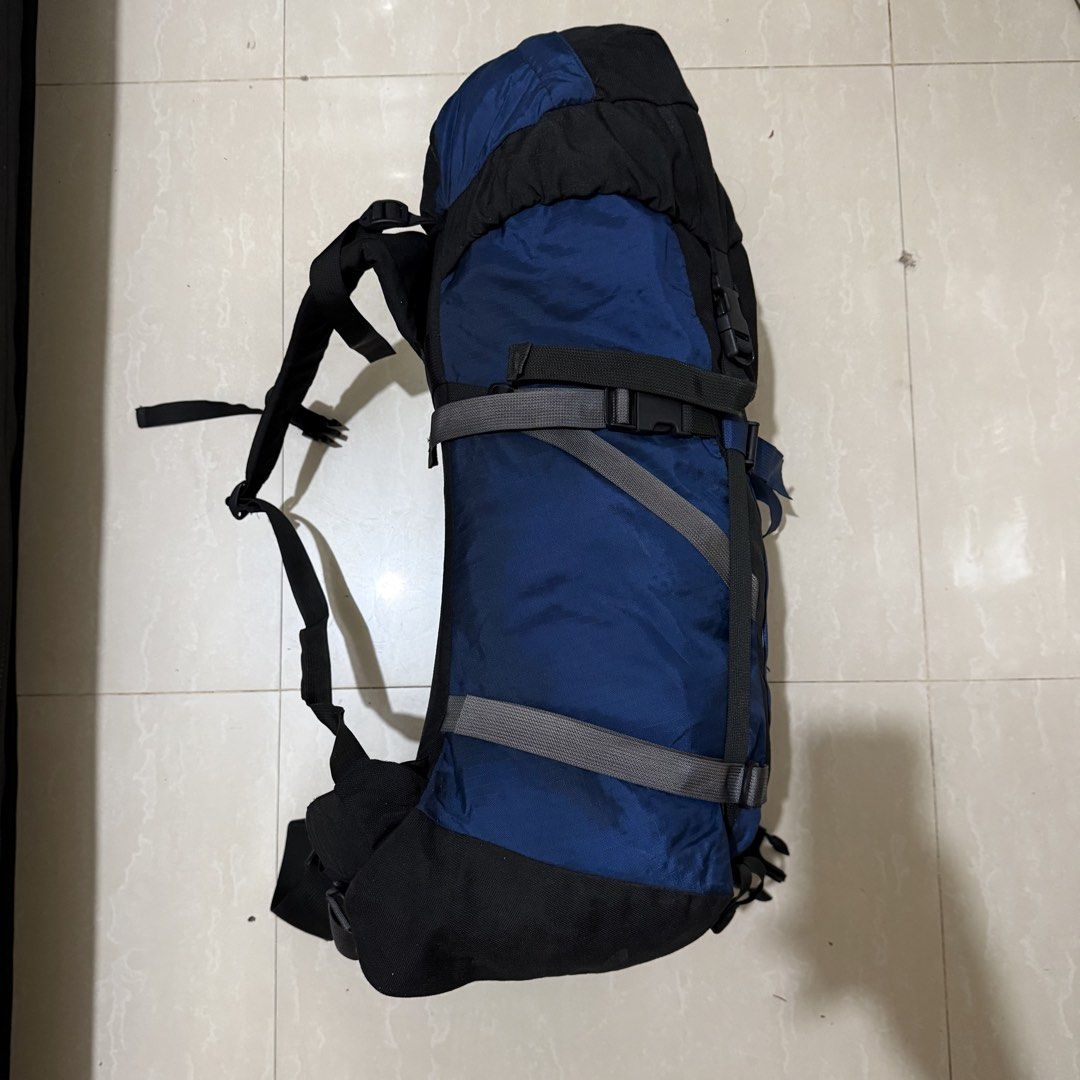 Arc’teryx Bora 40L Blue Black Hiking Backpack (Category: Backpacks) located in Cavite. Submitted by kalebfindsluxs (Listing ID 1463926460, Image 3). Description: Arc’teryx Bora 40L Blue Black Hiking Backpack Good condition Sign of usage Check details - 2k + sf Loc cavite Jnt / lalamove .