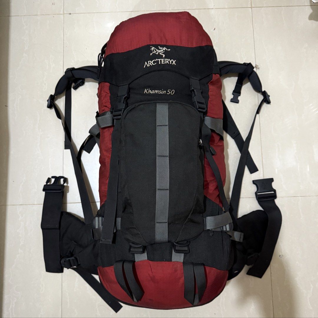 Arc’teryx Khamsin 50L Black Red Hiking Backpack (Category: Backpacks) located in Cavite. Submitted by kalebfindsluxs (Listing ID 1463926314, Image 1). Description: Arc’teryx Khamsin 50L Black Red Hiking Backpack Good condition Sign of usage Check details - 2k + sf Loc cavite Jnt / lalamove .