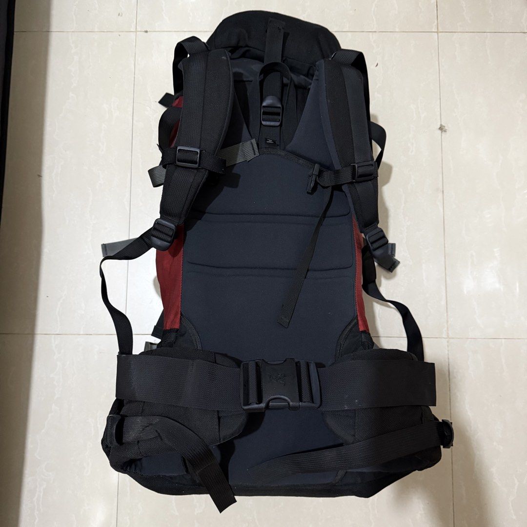 Arc’teryx Khamsin 50L Black Red Hiking Backpack (Category: Backpacks) located in Cavite. Submitted by kalebfindsluxs (Listing ID 1463926314, Image 3). Description: Arc’teryx Khamsin 50L Black Red Hiking Backpack Good condition Sign of usage Check details - 2k + sf Loc cavite Jnt / lalamove .