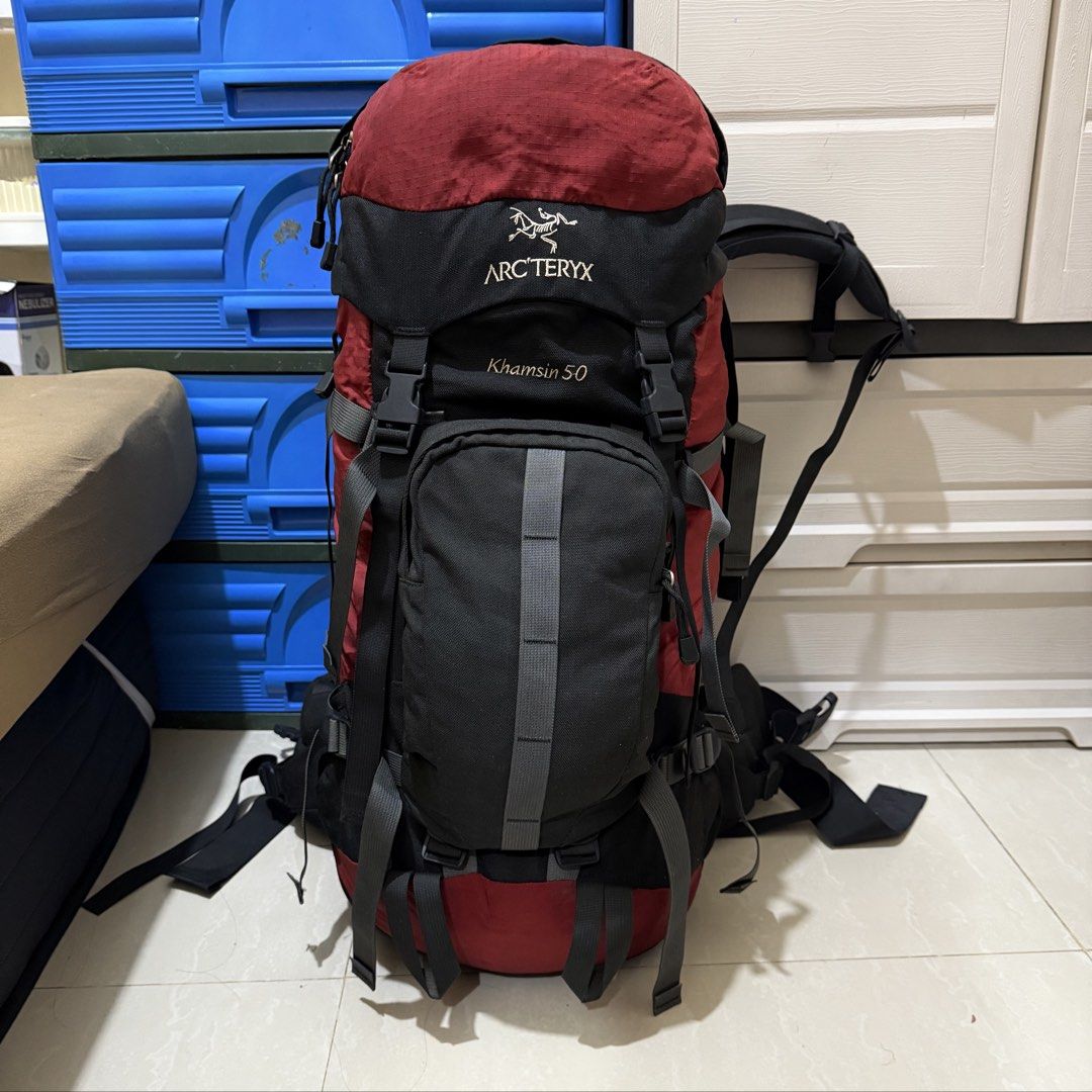 Arc’teryx Khamsin 50L Black Red Hiking Backpack (Category: Backpacks) located in Cavite. Submitted by kalebfindsluxs (Listing ID 1463926314, Image 2). Description: Arc’teryx Khamsin 50L Black Red Hiking Backpack Good condition Sign of usage Check details - 2k + sf Loc cavite Jnt / lalamove .