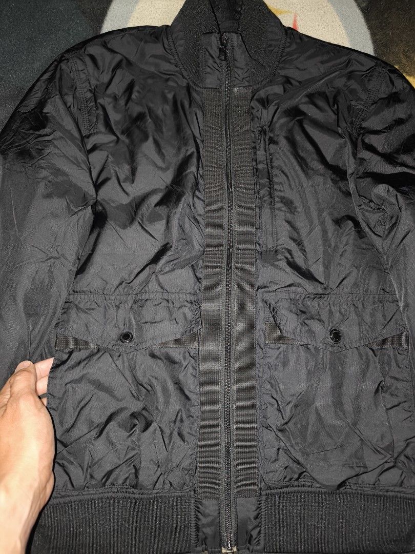 Armani Exchange Bomber Jacket Black (Category: Coats, Jackets and Outerwear) located in Manila. Submitted by fljaoti27 (Listing ID 1463809884, Image 2). Description: Armani bomber Jacket Medium Issue cut wash tag only.