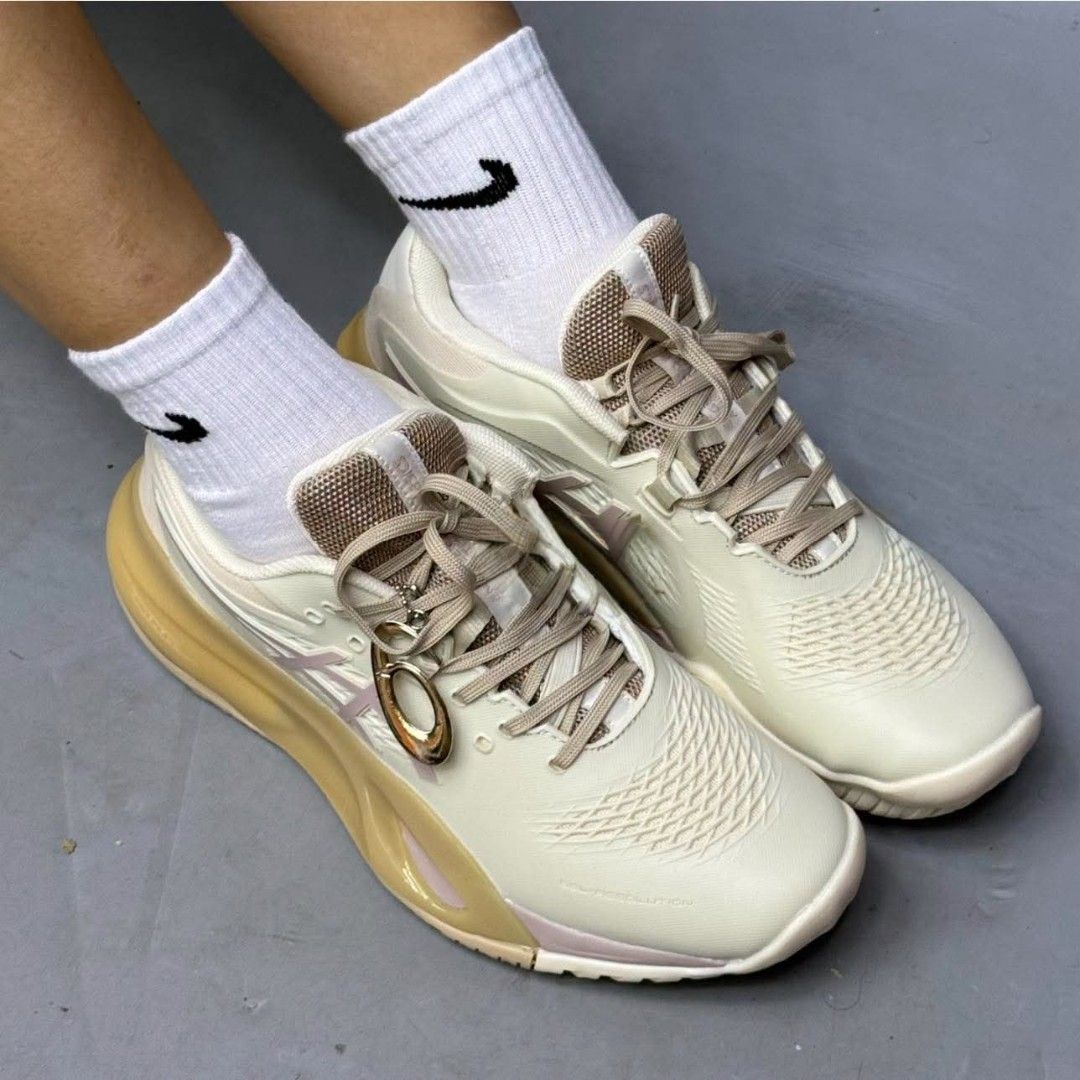 Asics resolution 10 "Beige Pink" 🛒🛒🛒 (Category: Sneakers) located in Manila. Submitted by josier_181 (Listing ID 1463833237, Image 2). Description: Available now Ma'am/Sir Pm for more details Your order via lalamove COD or GCASH payment. Kung anong nasa post ko po yun po mismo ang dadating na item sa inyo 💯 Good quality and condition Thank you and God bless Womens Size Guide 5US - 36 EU/FR - 22CM 6US - 37 EU/FR - 23CM 6.5US - 37.5 EU/FR - 23.