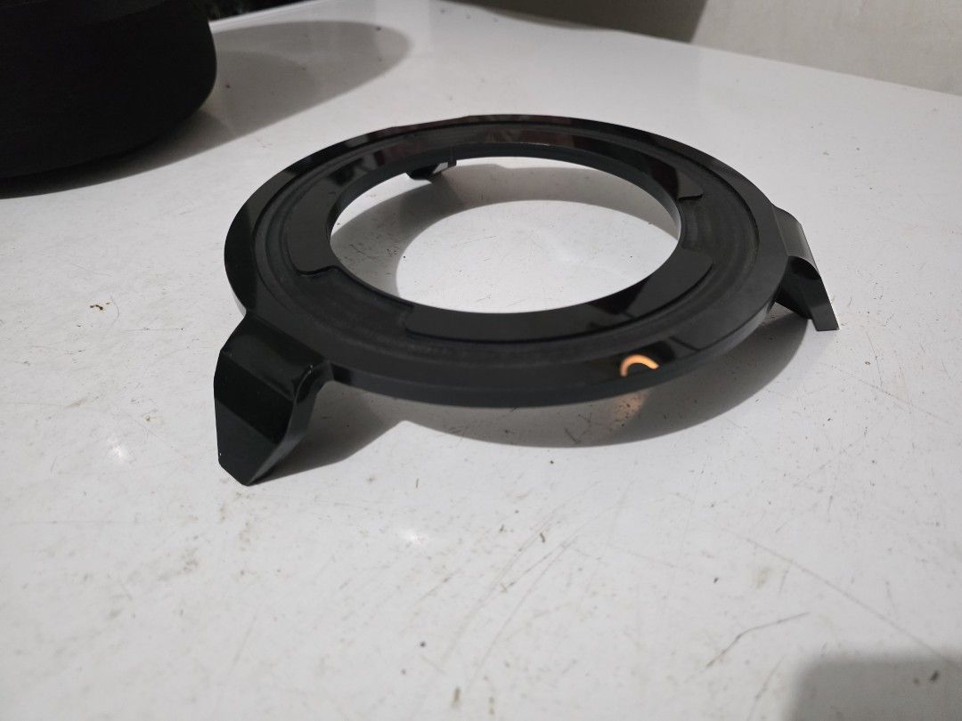 Aura studio 4 with free stand (Category: Soundbars, Speakers & Amplifiers) located in Pasay City. Submitted by deal.point (Listing ID 1463905204, Image 2). Description: Complete. Free stand. Boxes ang extra cables. Small hole sa cover ng speaker. Gawa kasi sa thin cloth. No issue sa performance. Still looks new 13500.