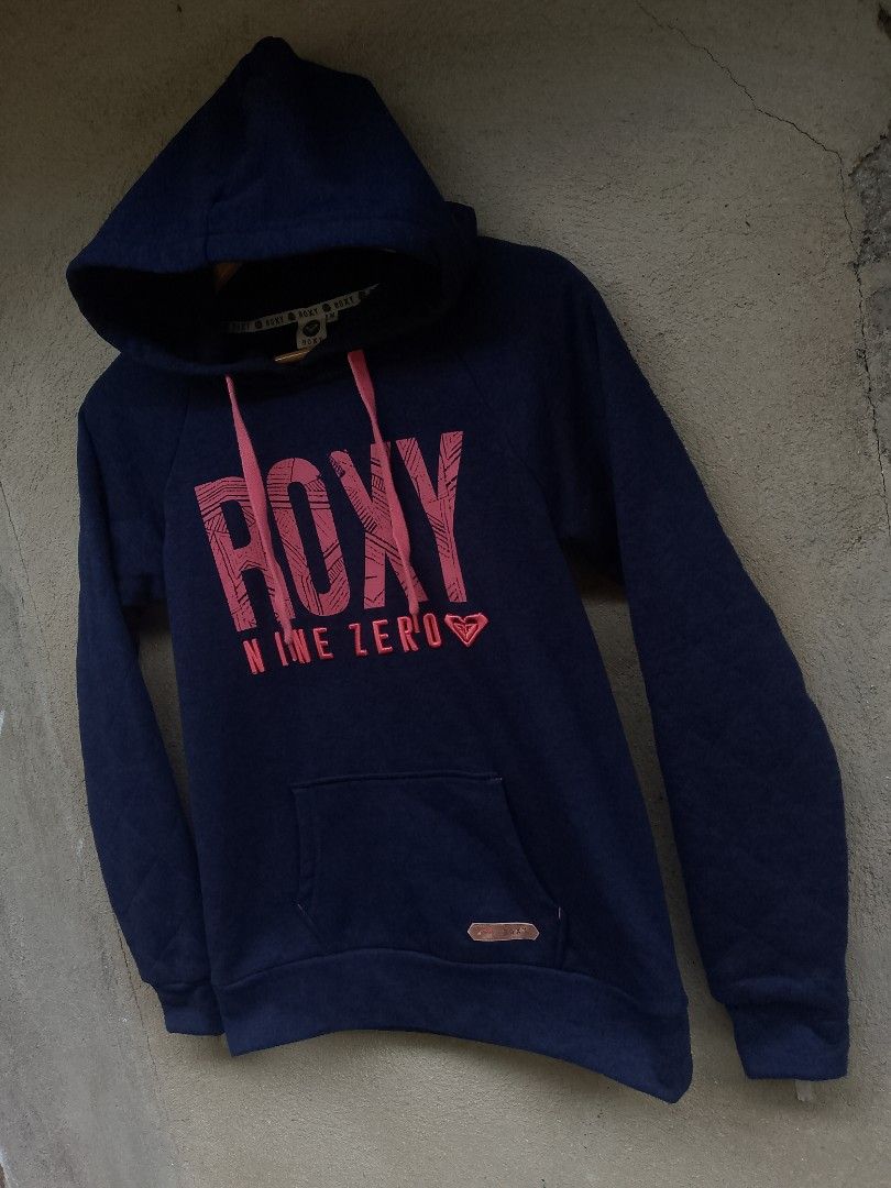 AUTHENTIC! " ROXY (y2k hoodie) UNISEX " (Category: Coats, Jackets and Outerwear) located in Danao, Cebu. Submitted by psychypymb40965 (Listing ID 1463920366, Image 2). Description: details are in first photo ‎measurements through tape measure ‎pm/dm for other details,issues or transactions ‎negotiable! 👊😁.