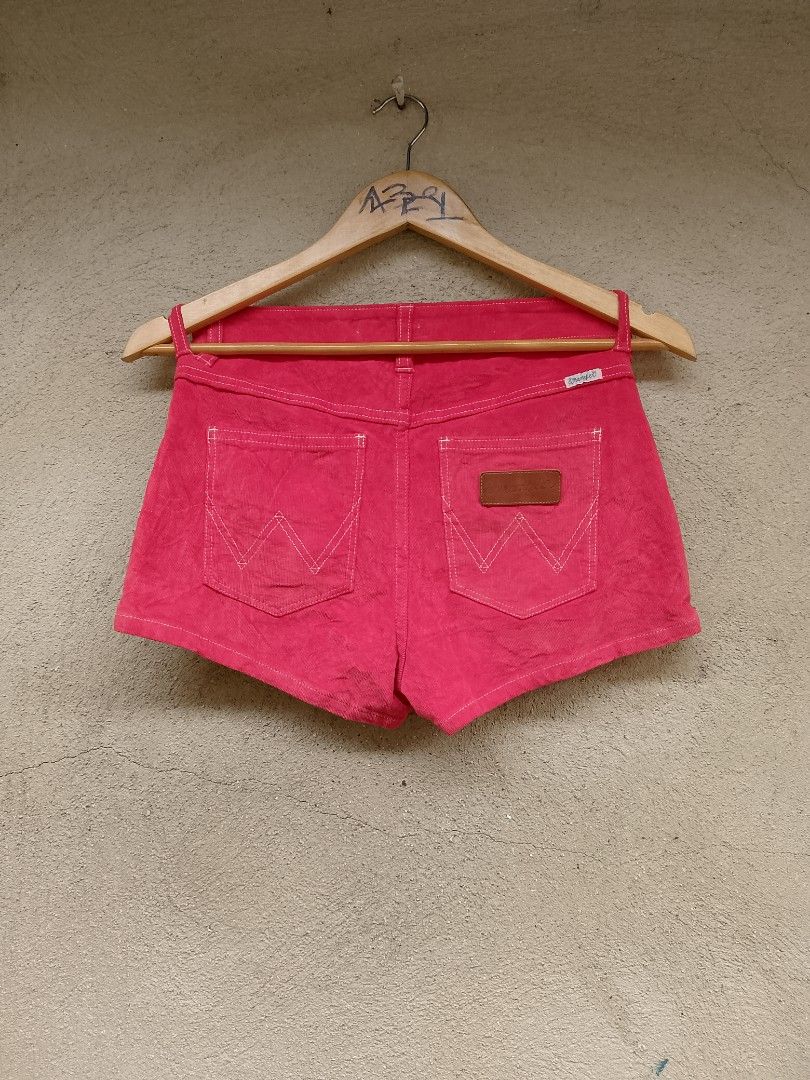 AUTHENTIC! " WRANGLER (Corduroy) WOMEN " (Category: Shorts) located in Danao, Cebu. Submitted by psychypymb40965 (Listing ID 1463918963, Image 2). Description: details are in first photo ‎pm/dm for other details,issues or transactions ‎negotiable! 👊😁 ‎2nd Account Available Shoes, Bags, Sandals, Slippers & more footwear just click the link below 💚👇😁❤️ or follow for update stocks. ‎https://www.carousell.ph/u/azaiahnere02/?t-id=PJuARdaOwh_17924