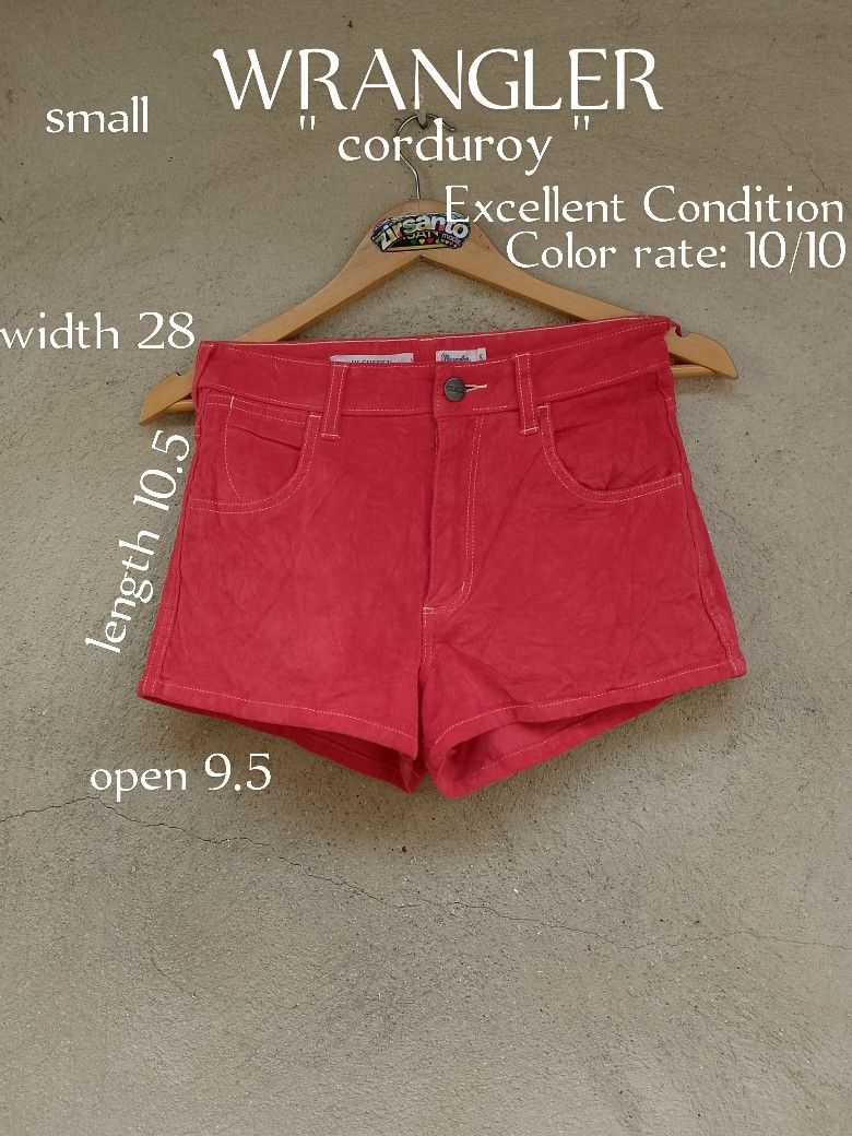 AUTHENTIC! " WRANGLER (Corduroy) WOMEN " (Category: Shorts) located in Danao, Cebu. Submitted by psychypymb40965 (Listing ID 1463918963, Image 1). Description: details are in first photo ‎pm/dm for other details,issues or transactions ‎negotiable! 👊😁 ‎2nd Account Available Shoes, Bags, Sandals, Slippers & more footwear just click the link below 💚👇😁❤️ or follow for update stocks. ‎https://www.carousell.ph/u/azaiahnere02/?t-id=PJuARdaOwh_17924