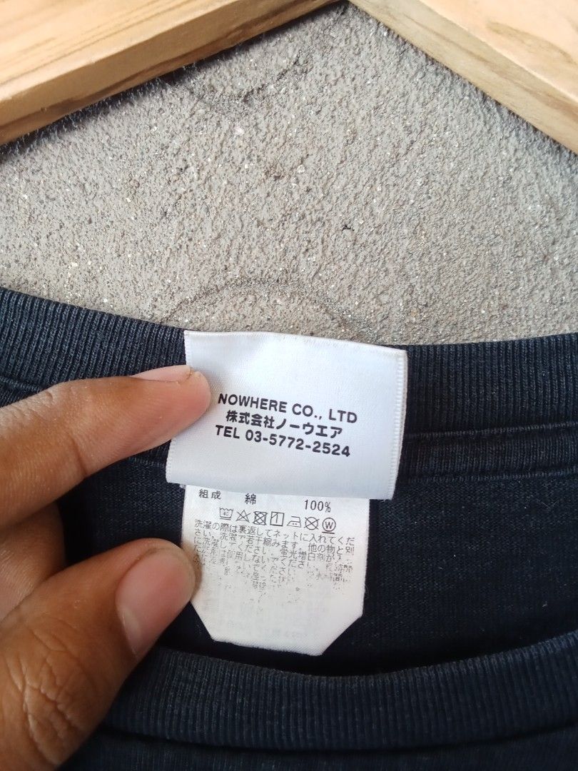 AUTHENTIC BAPE COLLEGE TEE (Category: Tshirts & Polo Shirts ) located in Bayombong. Submitted by ern__ygr15 (Listing ID 1463746871, Image 3). Description: good condition issue hairlines only W23×L28 color rate 10/10.
