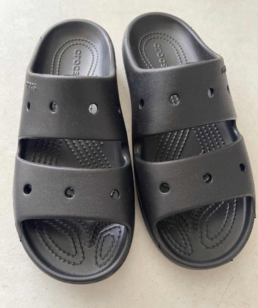 Authentic Crocs Black Two-Strap Slides Sandals Size 6M/8W (Category: Slippers and slides) located in Quezon City. Submitted by dannikkishoppe2 (Listing ID 1463793438, Image 3). Description: Authentic Crocs Black Two-Strap Slides Sandals Size 6M/8W ‼️₱1300‼️ Easy two-strap slip-on design Textured footbed for enhanced grip Textured sole for superior traction Men's size 6 / women's size 8 .