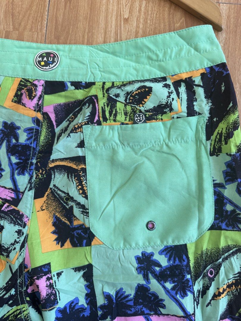 Authentic Maui & Sons Wild Shark Boardshort (Category: Swim Trunks & Board Shorts) located in Badian. Submitted by choloknows (Listing ID 1463850907, Image 3). Description: Good as New Color rate: 9.9/10 Size 32 on tag Best fit 32-34 waistline Length: 18 No issue 599 + sf.