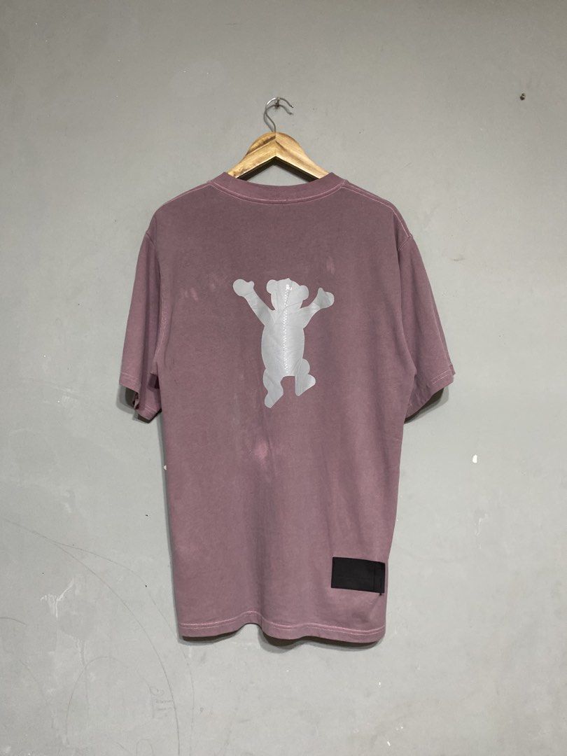 AUTHENTIC WELLDONE MIRROR BEAR DESIGN (Category: Tshirts & Polo Shirts ) located in Antipolo. Submitted by treasurethings02 (Listing ID 1463774997, Image 2). Description: WELLDONE BEAR MIRROR ACID PINK COLOR EXCELLENT 9.5CR NEED NEED WASH DIMENSIONS 23W/29L PHOTO DETAILS GANDA NETO🙏😩.