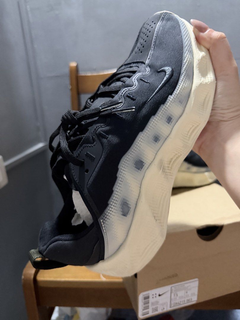 Ava rover (Category: Sneakers) located in Manila. Submitted by braveocean-b9e0 (Listing ID 1463897565, Image 2). Description: .