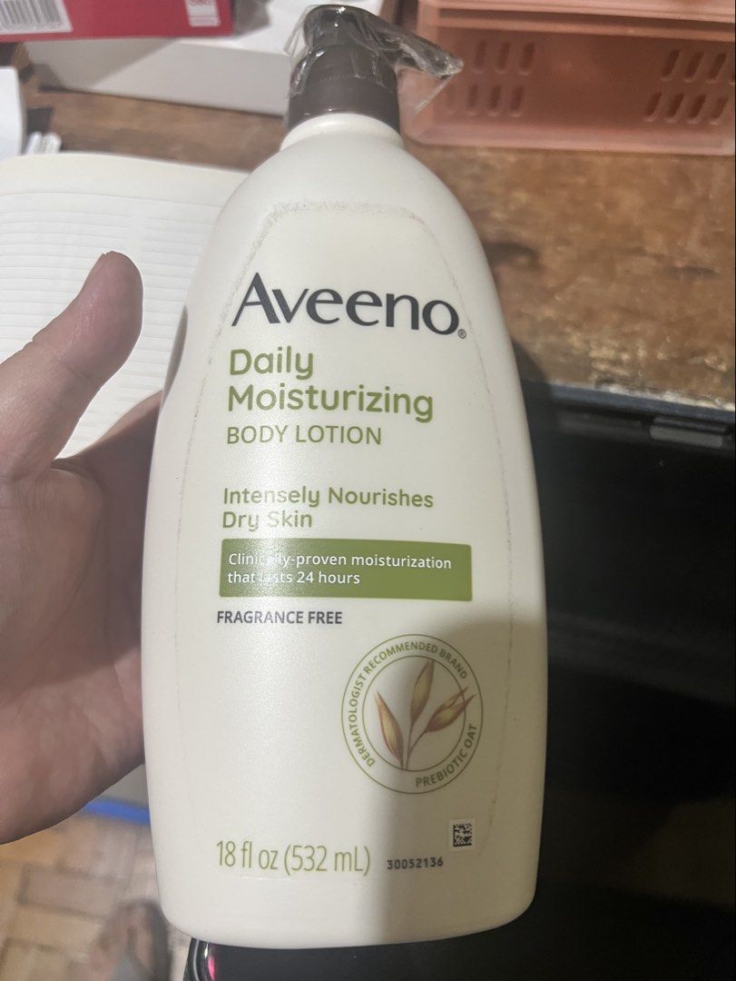 Aveeni daily moisturizing (Category: Body Care) located in Paranaque City. Submitted by arianem031087 (Listing ID 1463890434, Image 1). Description: 532 ml.