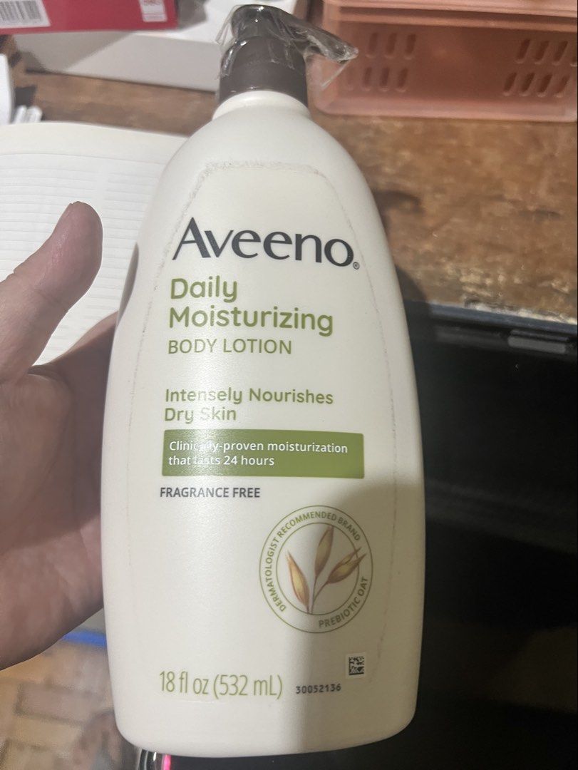 Aveeni daily moisturizing (Category: Body Care) located in Paranaque City. Submitted by arianem031087 (Listing ID 1463890434, Image 2). Description: 532 ml.