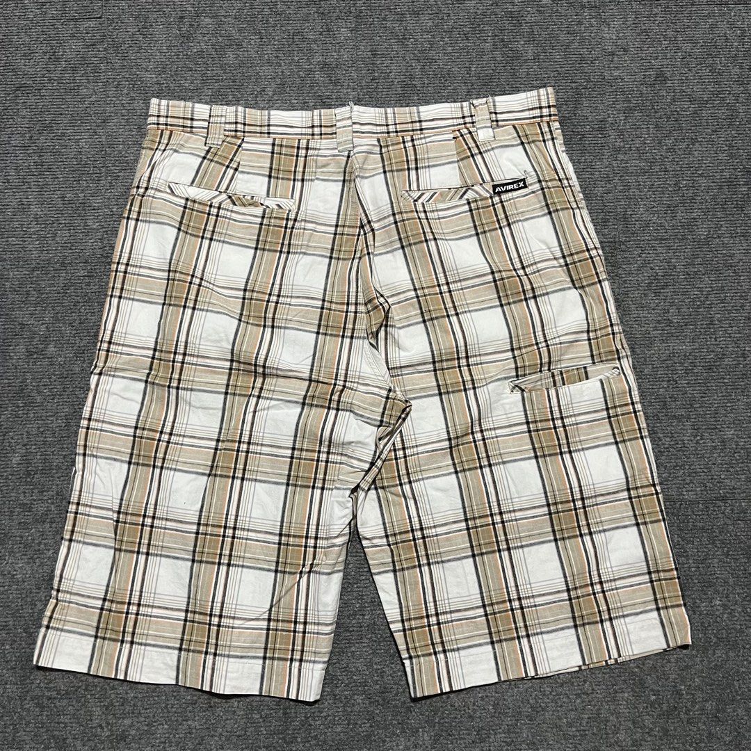 Avirex Plaid Shorts (Category: Chinos) located in Mangaldan. Submitted by gripsumloots (Listing ID 1463811995, Image 1). Description: - [ ] Avirex Plaid Shorts 36 on tag Waistline: 36-38” Length: 25.5” Leg opening: 12.5” No issue.