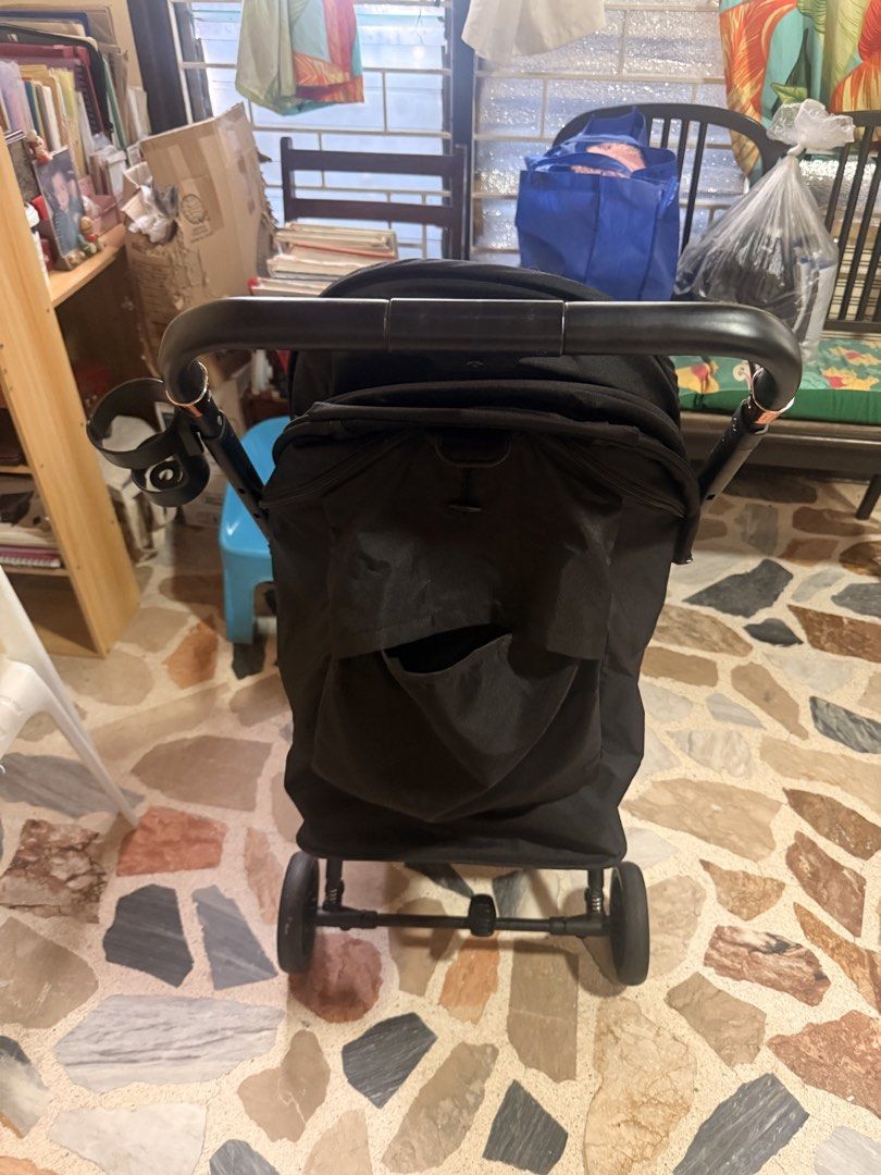 BabyGro Stroller (Category: Strollers) located in Manila. Submitted by canahruth147603 (Listing ID 1463908079, Image 2). Description: 6 months used Inclusion 2 foam cushion Mosquito net.