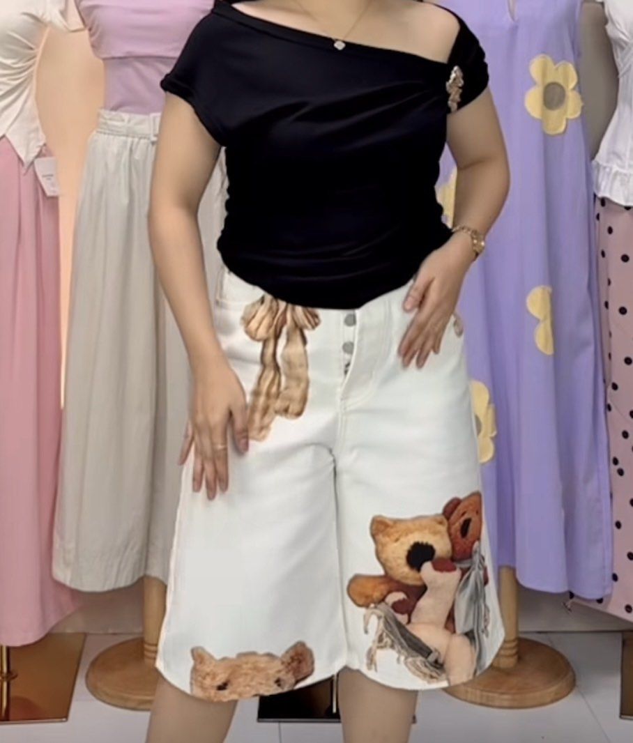 Backup Studio Bear Print White Jorts Size 2XL (Category: Shorts) located in Agdangan. Submitted by wardrobeblissprintcraft (Listing ID 1463883862, Image 1). Description: - White jorts - Cute all-over bear print - Button fly closure - Size: 2XL - Perfect for a casual, fun look.
