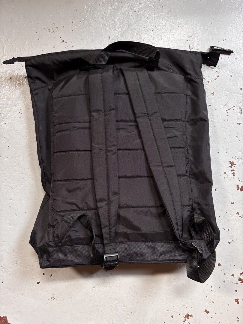Bags (Category: Backpacks) located in Manila. Submitted by nikko0424 (Listing ID 1463748669, Image 3). Description: Game time back pack 650.