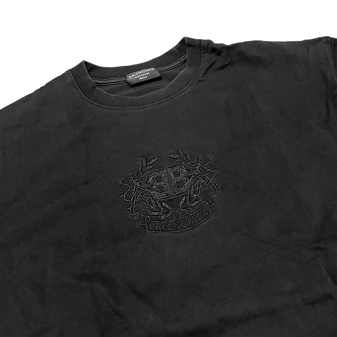 Balenciaga - Laurel Shirt (Category: Shirts) located in Cavite. Submitted by bluetokyo (Listing ID 1463834686, Image 2). Description: Balenciaga Laurel Shirt - Fits XL Decluttering..
