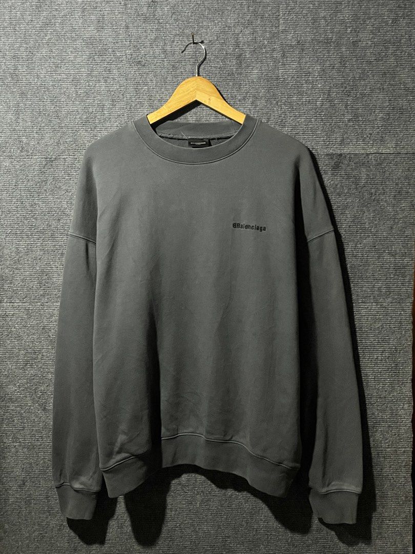 BALENCIAGA CREWNECK (Category: Luxury Apparel) located in Naga. Submitted by goodfinds_only.v1 (Listing ID 1463820699, Image 1). Description: FOR SALE -BALENCIAGA CREWNECK SIZE:MEDUIM MEASUREMENTS WIDTH:24 INCHES LENGTH:28 INCHES COLOR RATE:9/10 COLOR MAY VARY DUE TO LIGHTNINGS EXCELLENT CONDITION NO FLAWS DM ME TO PURCHASE! LOCATION:NAGA CITY BICOL.