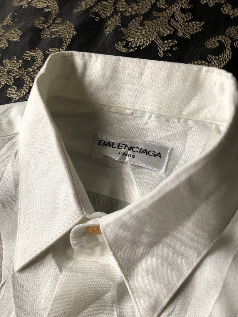 Balenciaga Polo (Category: Tshirts & Polo Shirts ) located in Dipolog. Submitted by sellgoodsitem_2k23 (Listing ID 1463899541, Image 3). Description: Size:Medium fit Dimes:20.5x28.5 Issue:faded washtag Good condition.