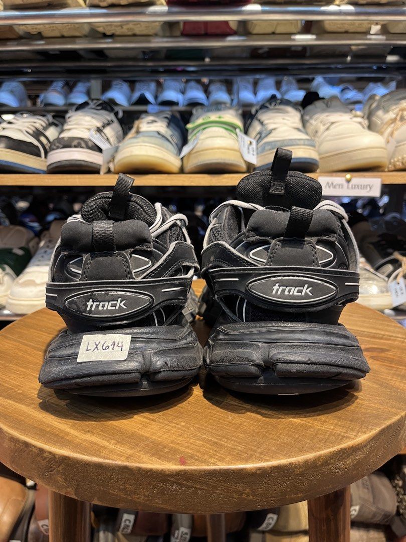 BALENCIAGA TRACK (Category: Casual Shoes) located in Baguio. Submitted by shoelux (Listing ID 1463756099, Image 3). Description: .